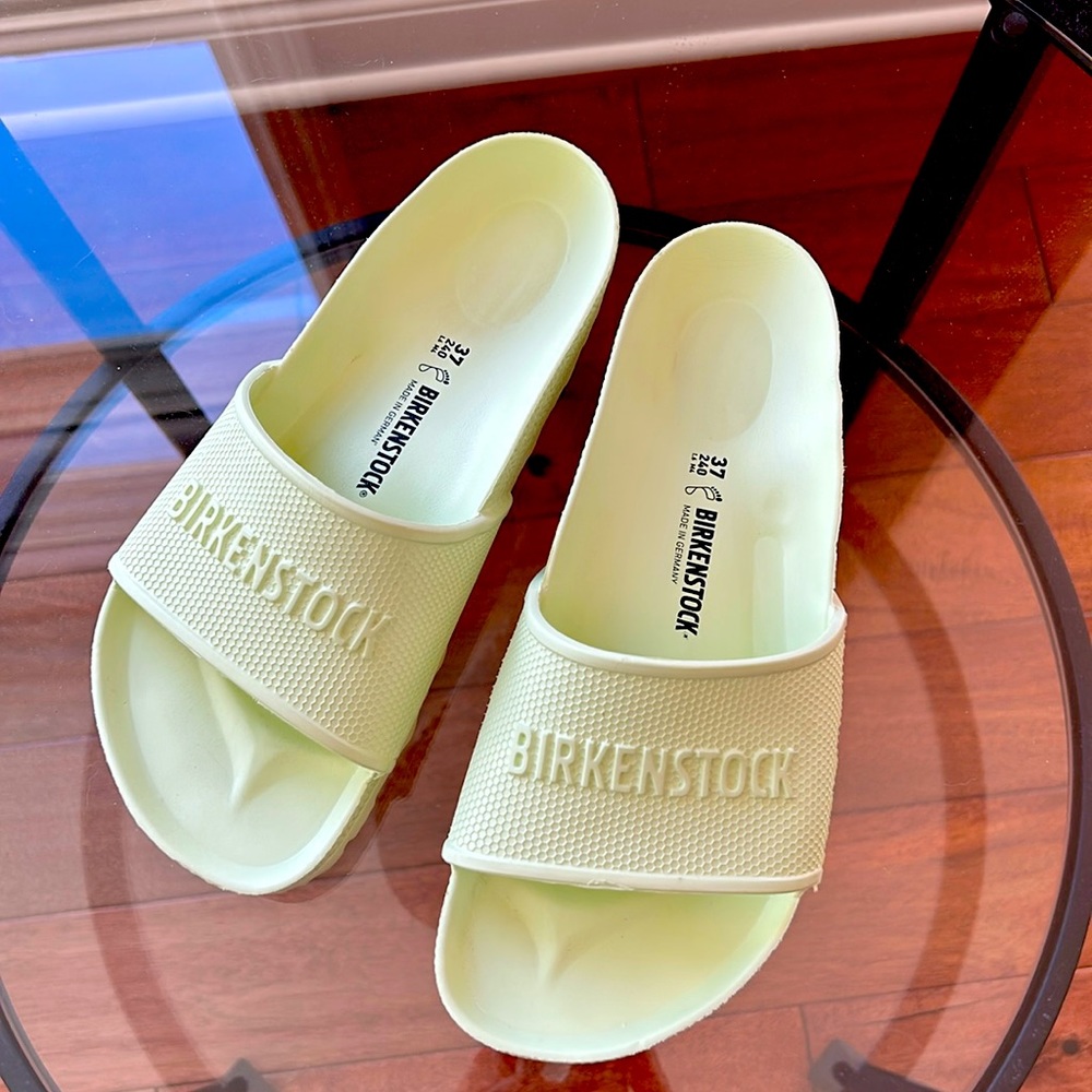 Birkenstock Barbados Rubber Sandal (size 37)